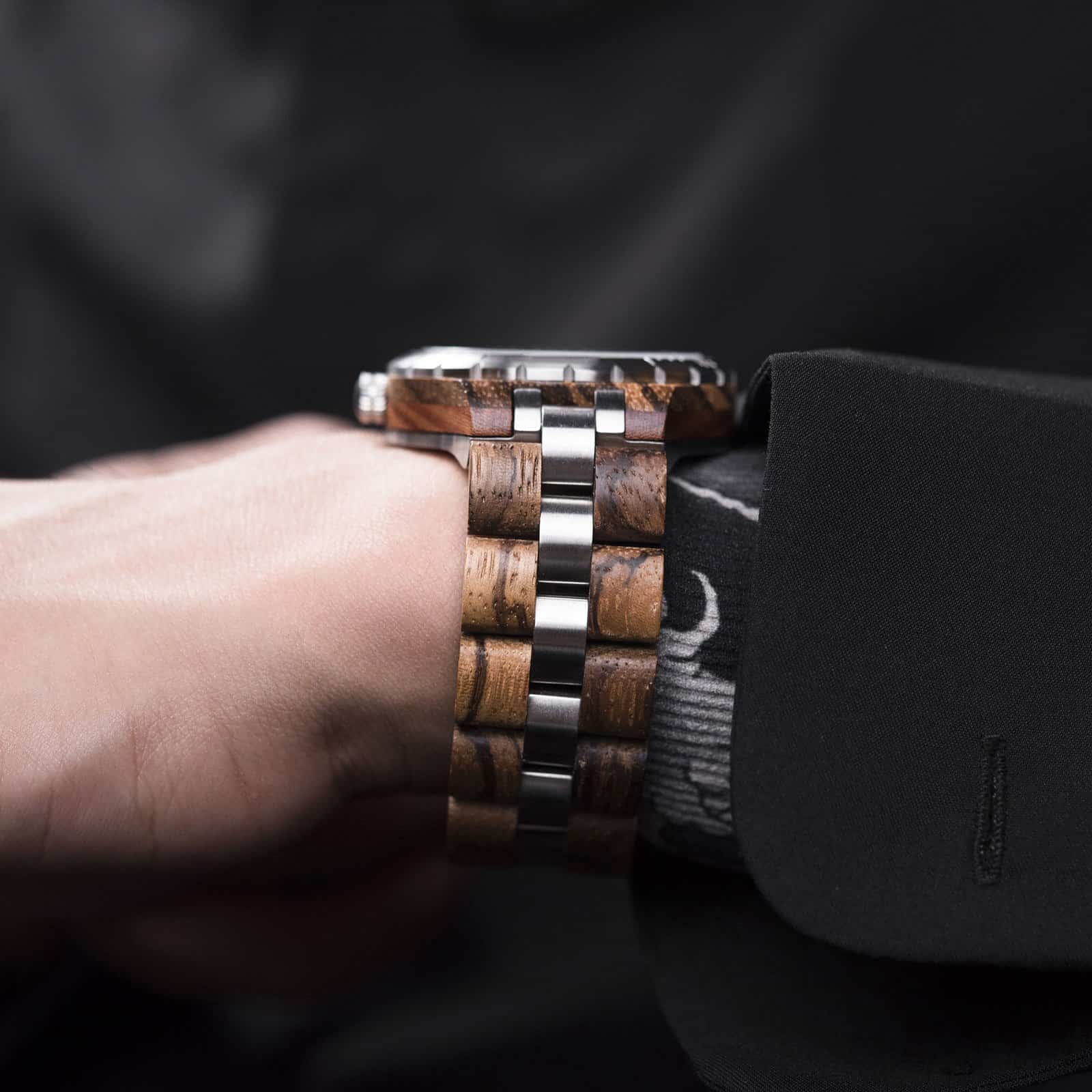 Great Wooden Mechanical Watch - Luxury Watch  (1U82)